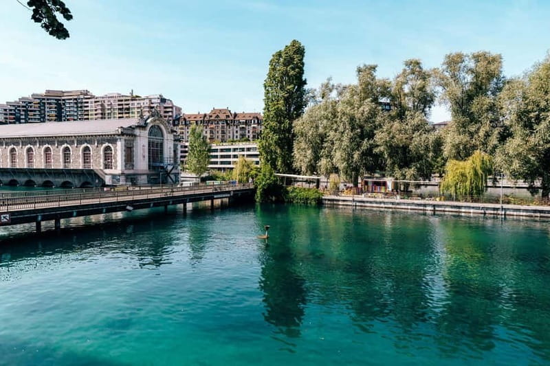 Geneva Walk & Cruise:The secrets of the Jet D'eau & apéritif - Lake Geneva cruise: the Jet d’Eau comes closer, and the view changes