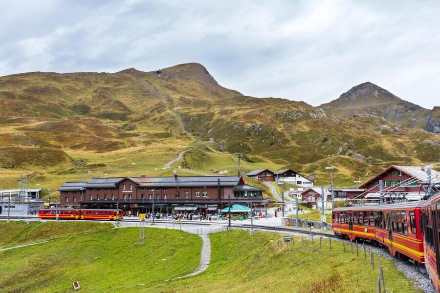 Grindelwald -Scheidegg-Lauterbrunnen Small Group Day Trip - What to Bring: A Simple Plan for Lunch, Layers, and Photos