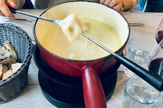 Gruyère Cheese and Chocolate Tasting Day Trip from Geneva - Stop 3: Maison Cailler, chocolate history and tasting that actually hits