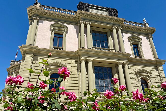 Guided Tour of Geneva: Capital of Peace ( Outside ) - International Committee of the Red Cross: humanitarian work nearby
