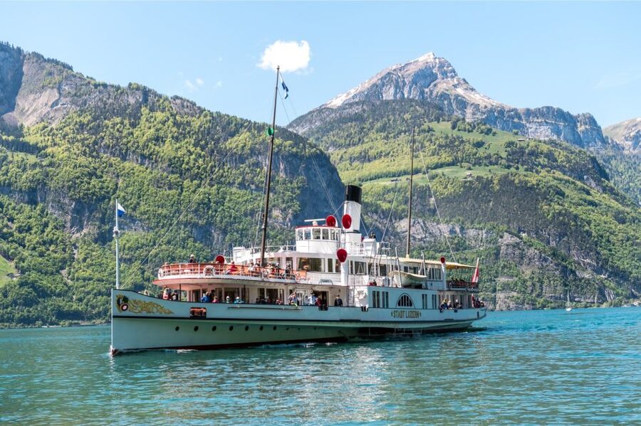 Ingenbohl: Roundtrip Lake Uri Cruise from Brunnen to Flüelen - Flüelen turnaround: how to use your time without getting stuck