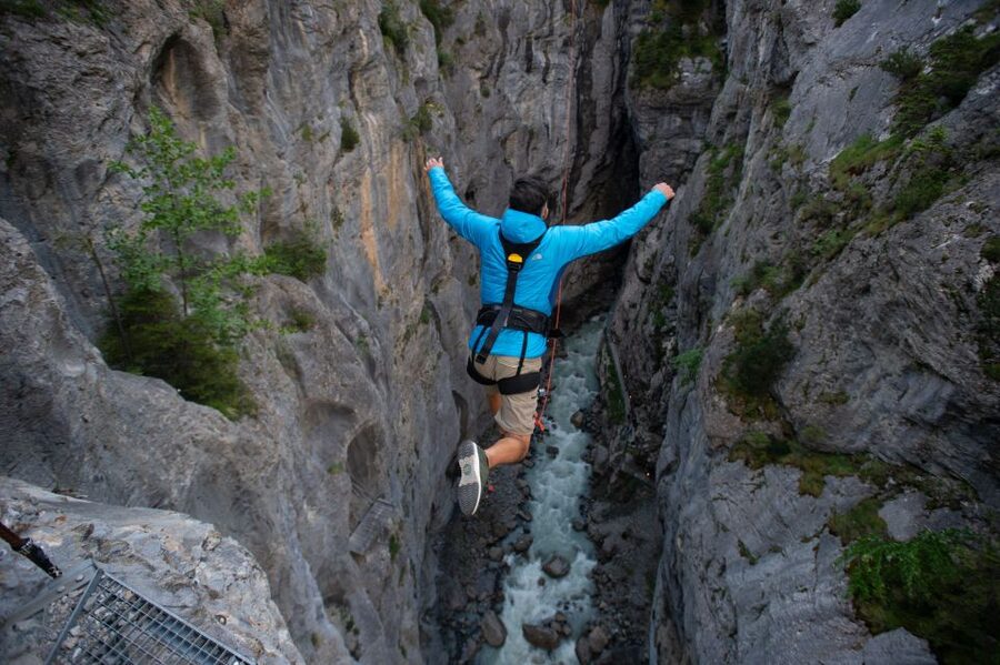 Interlaken: Canyon Swing in Grindelwald - Harness Up and Safety Briefing: What Happens Before You Jump