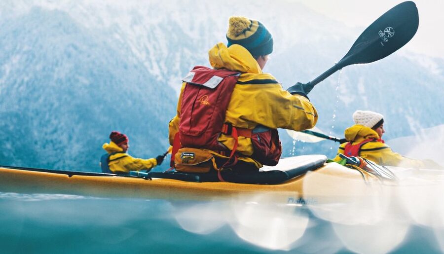 Interlaken: Small-Group Winter Kayak Tour on Lake Brienz - Tea Breaks, Games, and Short Moments That Make It Feel Like an Event