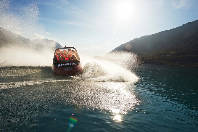 Jetboat Interlaken - From dock to turns: How the Lake Brienz jetboat ride plays out