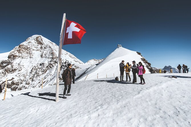 Jungfraujoch Day Trip from Lucerne with Eiger Express Gondola - Going down: the cogwheel ride to Lauterbrunnen and the return to Lucerne