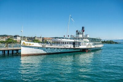 Lake Zurich Cruise and Lindt Home of Chocolate Visit