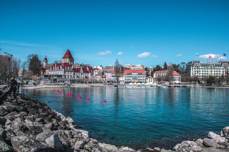 Lausanne: Insta-Perfect Walk with a Local - What the small group format changes for your experience