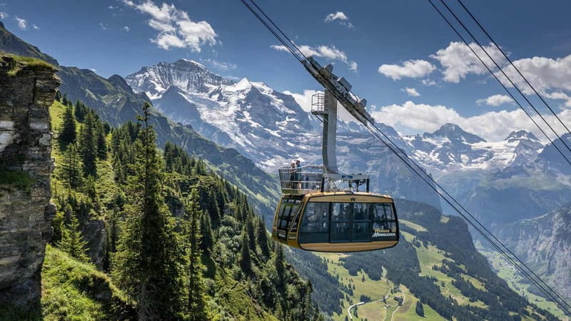Lauterbrunnen: Private Walking Tour with an Irish Guide - Gimmelwald: a break that mixes photos and wandering