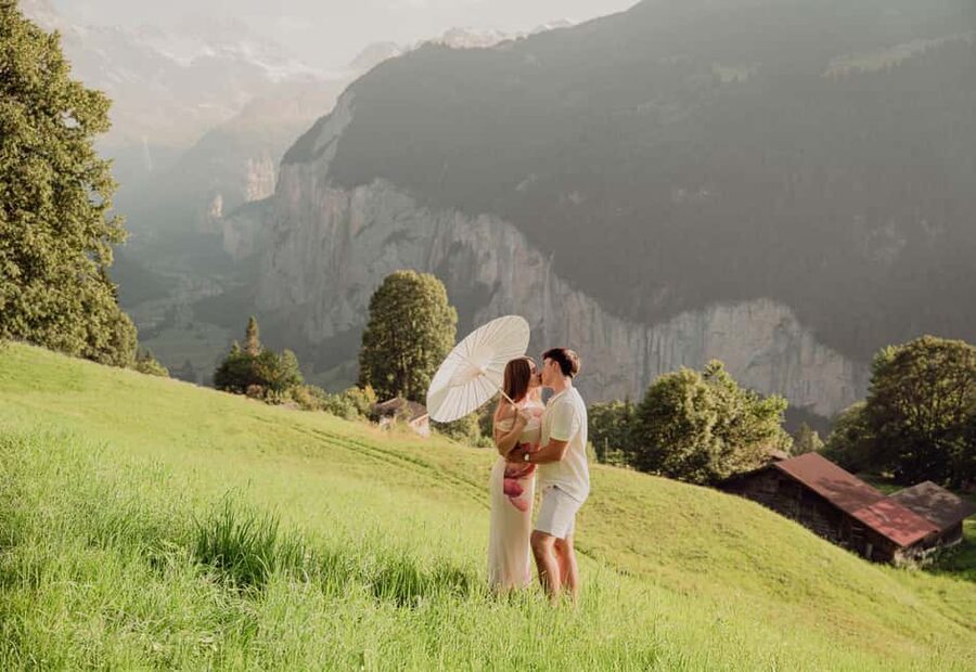 Lauterbrunnen & Wengen: Photoshoot at the best spots. - Staubbach Falls viewpoint stop, for dramatic photos that still feel personal