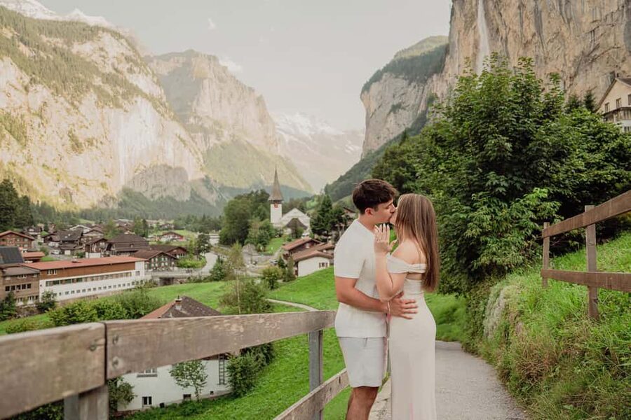 Lauterbrunnen & Wengen: Photoshoot at the best spots. - The walking stretches, why the route is part of the value