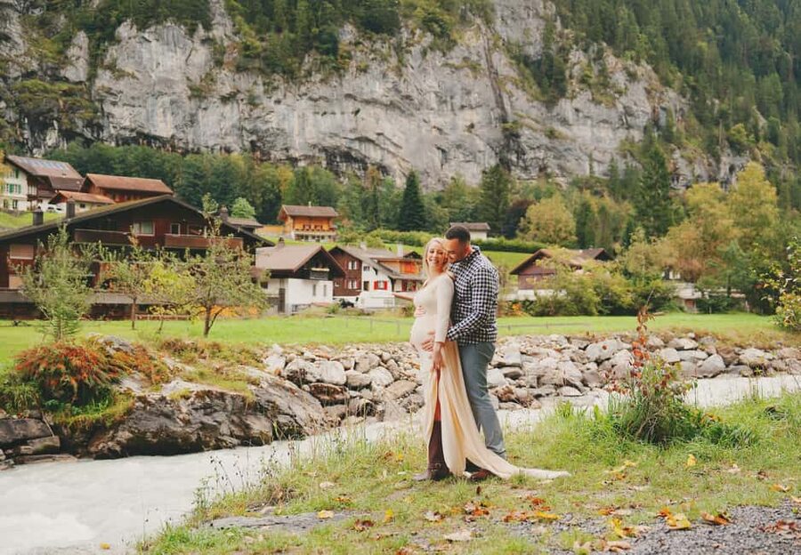 Lauterbrunnen & Wengen: Photoshoot at the best spots. - Wengen photo time and visit, the perfect place for couples and families