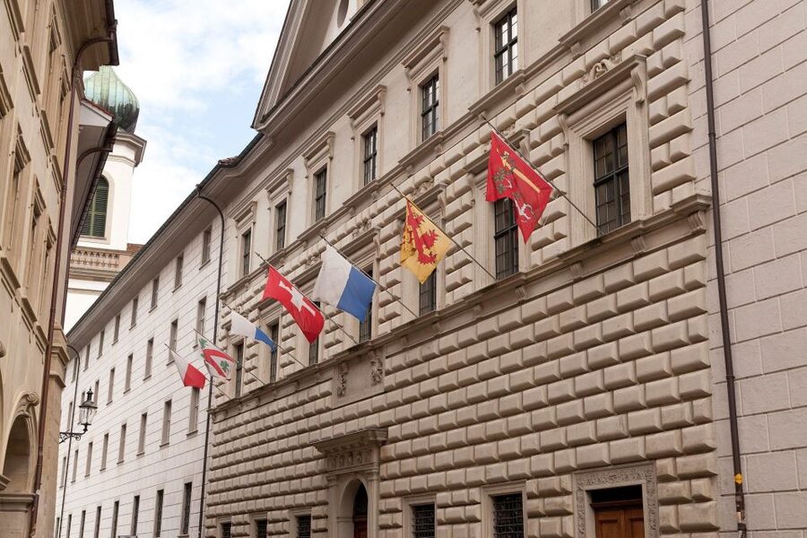 Lucerne: Classic City Walking Tour - Jesuit Church, Ritter’s Palace Courtyard, and Danse Macabre