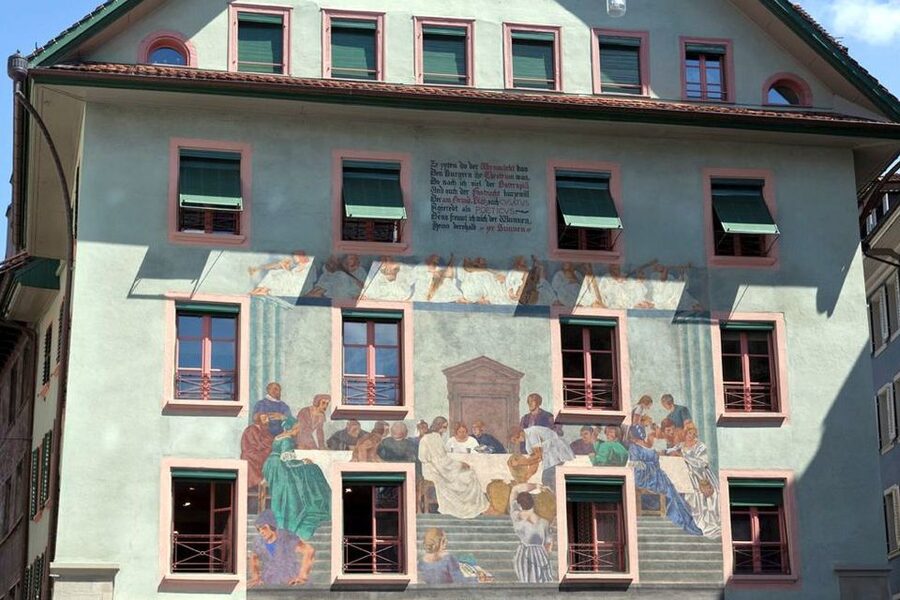 Lucerne: Classic City Walking Tour - From Bourbaki Museum to the Lion Monument