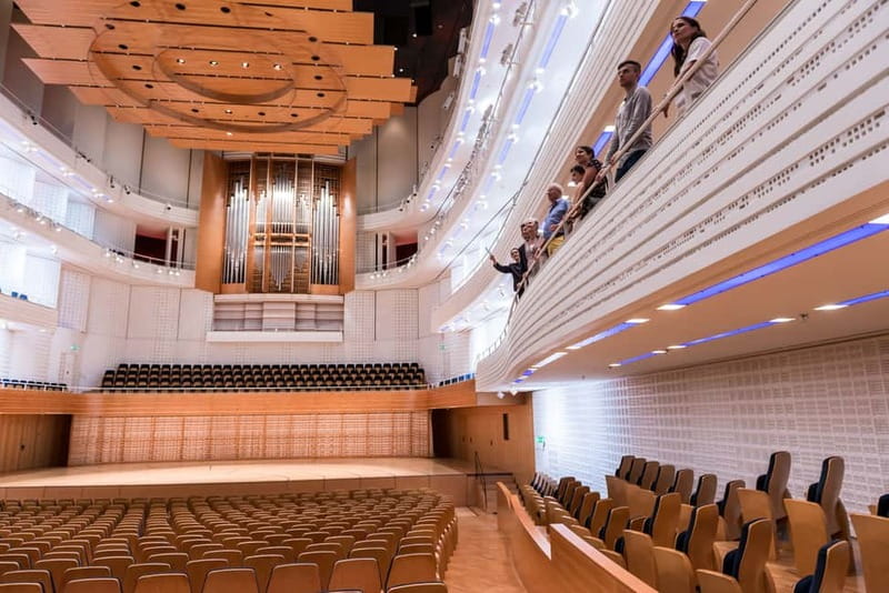 Lucerne: Culture & Congress Centre Behind the Scenes Tour - Finding The Meeting Point Without Stress