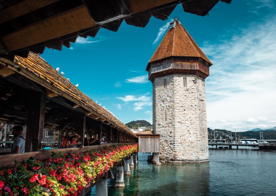 Lucerne: Express Walk with a Local in 60 minutes - A 60-minute Lucerne walk that helps you actually enjoy your day