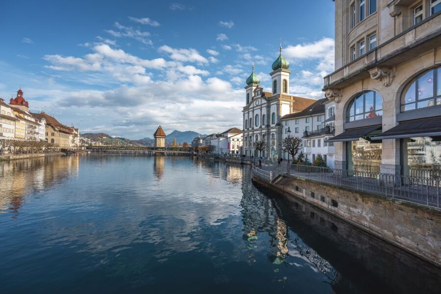 Lucerne: Express Walk with a Local in 60 minutes - Chapel Bridge and the river view: the main photo, made meaningful