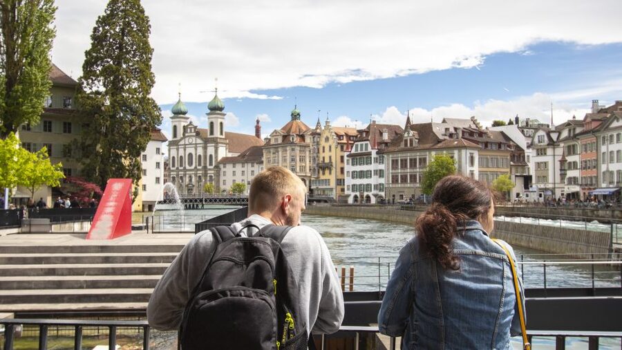 Lucerne: Express Walk with a Local in 60 minutes - Finishing at Hofkirche St. Leodegar: wrap-up that helps you move on