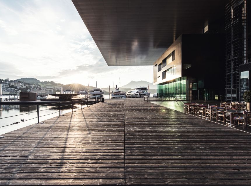 Lucerne: Guided Walking Tour with an Official Guide - Where you meet and how the walk gets going in the right place