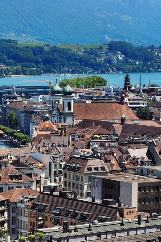Lucerne: Interlaken & Grindelwald Exclusive Private Day Tour - Lucerne to the Jungfrau Region, by Private Van and Real Mountain Time