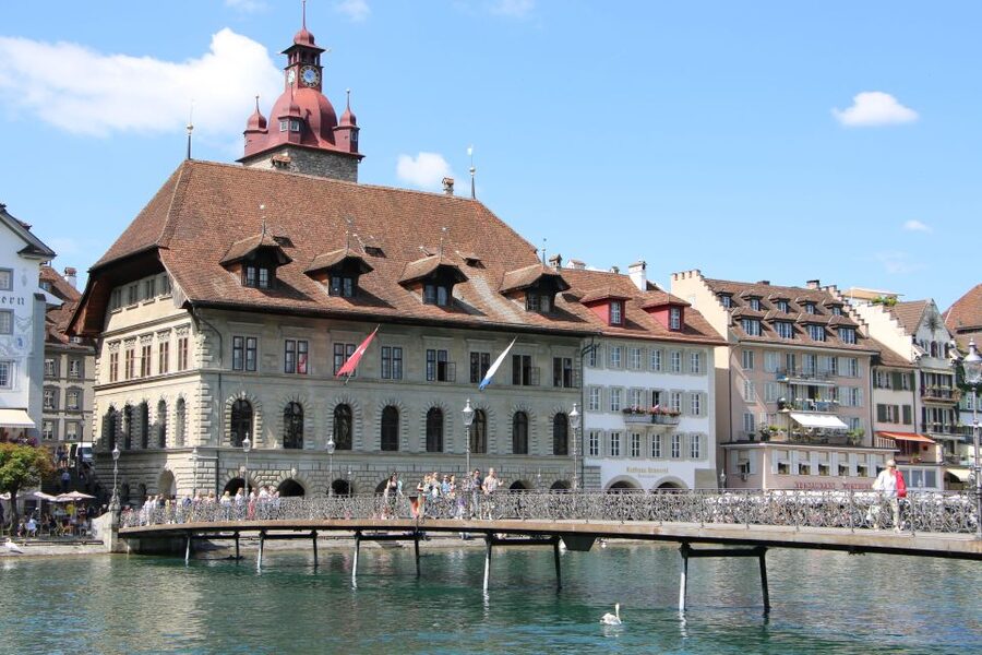 Lucerne: Private Walking Tour with a Local Guide - Languages and communication, especially if you book late