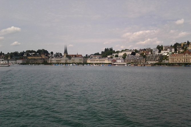 Lucerne small group walking tour and Lake Cruise from Zürich - Schwanenplatz and St. Leodegar: waterfront vibes and a church with layered roots