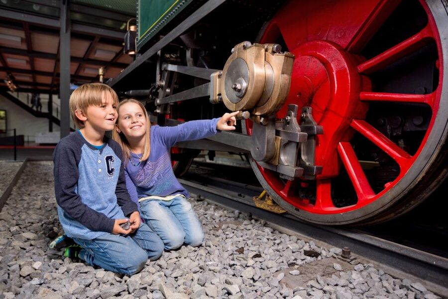 Lucerne: Swiss Museum of Transport Full Day Pass - Filmtheatre and Planetarium Shows for Astronomy and Earth