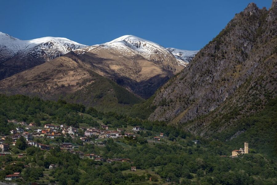 Lugano: Express Walk with a Local in 60 minutes - Via Nassa: the pedestrian street that tells you how Lugano lives