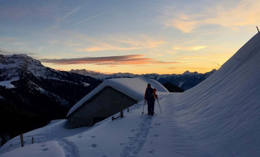 Montreux: Snowshoe Trek with Fondue and Wine - Getting There: P+R Gare Montreux and Rack Railway Track 8
