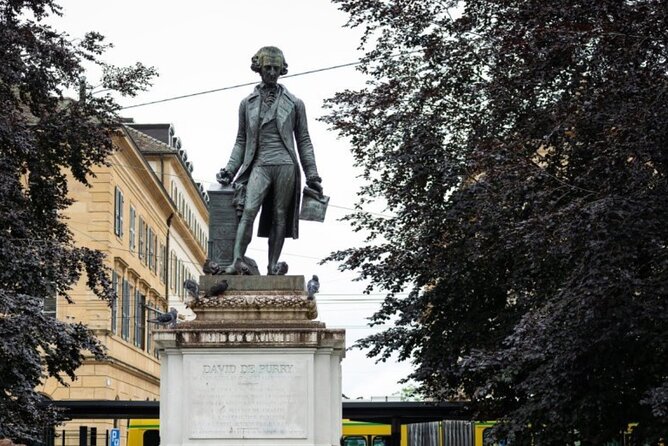Neuchâtel Scavenger Hunt and Sights Self-Guided Private Tour - Pace and route flexibility: 1 to 2 hours that you can shape