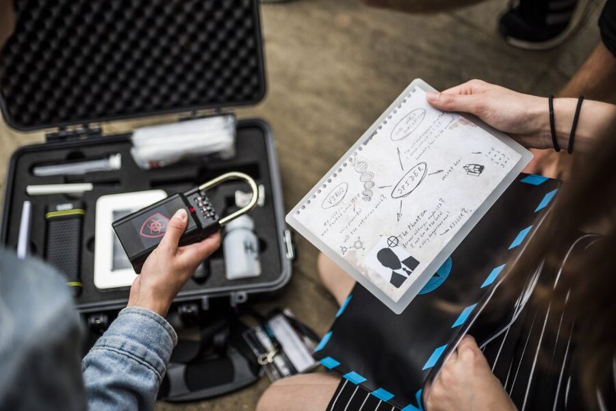 Outdoor Escape Game with Augmented Reality trough Zurich - Outdoor Escape Games Zurich and the augmented reality twist