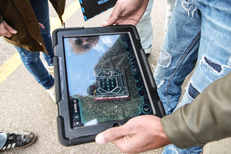 Outdoor Escape Game with Augmented Reality trough Zurich - Augmented reality without the app headache