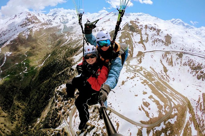 Paragliding mountain flight - From Meeting Point to Takeoff: What the 2 Hours Likely Covers