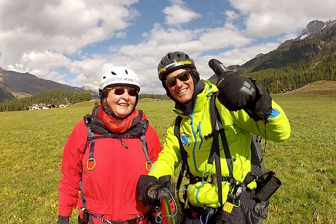 Paragliding Tandem Flights in Engadin - What the tandem flight feels like over Engadin Valley