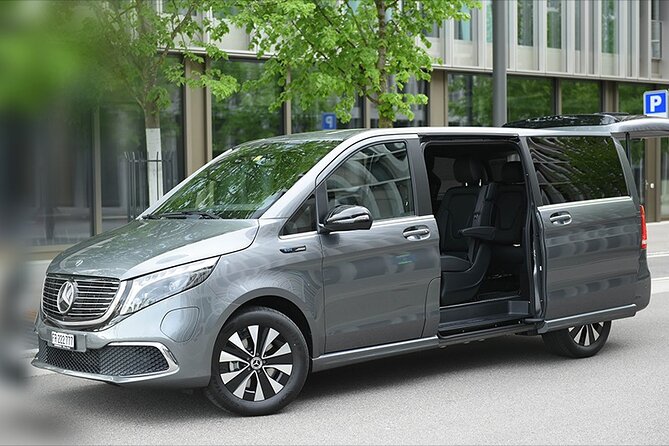 Private Arrival Transfer: from Zurich Airport to Zurich City - The ride: AC, WiFi, water, and a calmer start