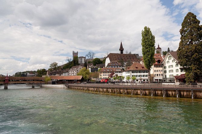 Private Classic Lucerne City Walk - Hirschenplatz and Kornmarkt: medieval faces, real civic power
