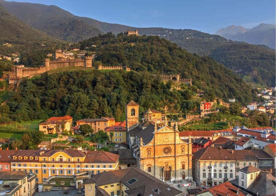 Private Day Trip to Lake Como & Lugano from Zürich by Car - Bellinzona’s three castles: UNESCO, but know what you are buying