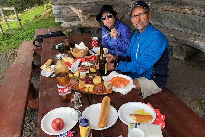 Private Guided Hike on Mt. Rigi with Farm Visit and BBQ - BBQ with guide Mark: what you’ll eat and why the outpost style matters