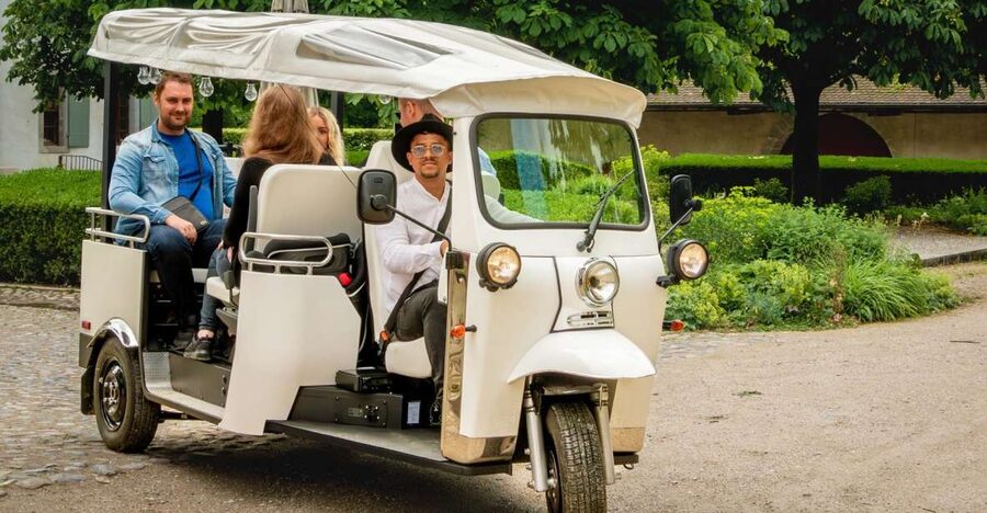 Private Highlights Top Places Tour Electric TukTuk 1h15 - Reformers’ Wall and Bastion Park: history with fresh air