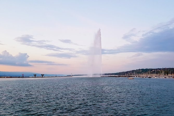 Private Photo Tour LUXE CUSTOM in Geneva - Your Photographer Does the Thinking, You Do the Posing