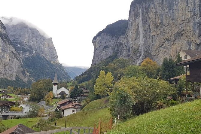 Private Swiss Alps Tour Lauterbrunnen, Villages, lakes Waterfalls - Iseltwald, a Film-Scene Village Moment by the Pier