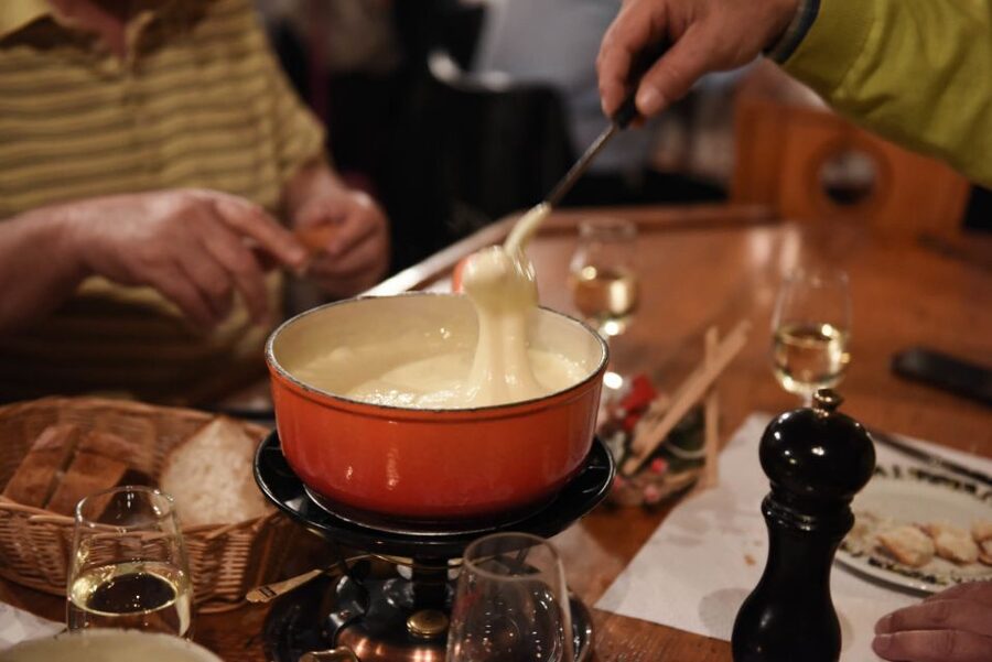 Private Swiss Cheese & Chocolate Tasting Trip in Gruyeres - Lunch in Gruyères, and why the guide call matters