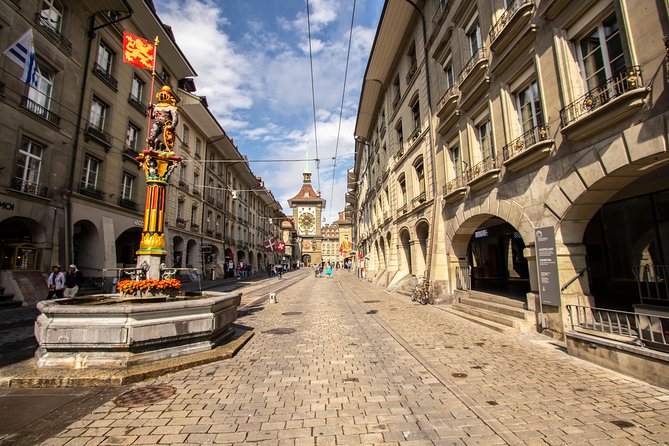 Private Tour of Bern in 60 minutes with a Local - Getting oriented in Old Town streets before the big monuments