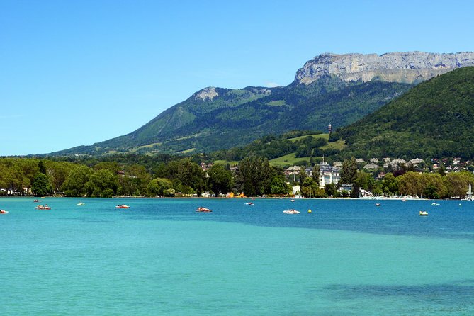 Private Tour to Annecy, from Geneva - Private vehicle plus pickup: what it changes for your day