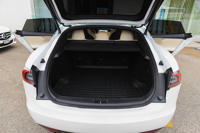 Private transfer from Interlaken to Zurich Airport - Driver communication and the 24/7 contact number: the quiet quality