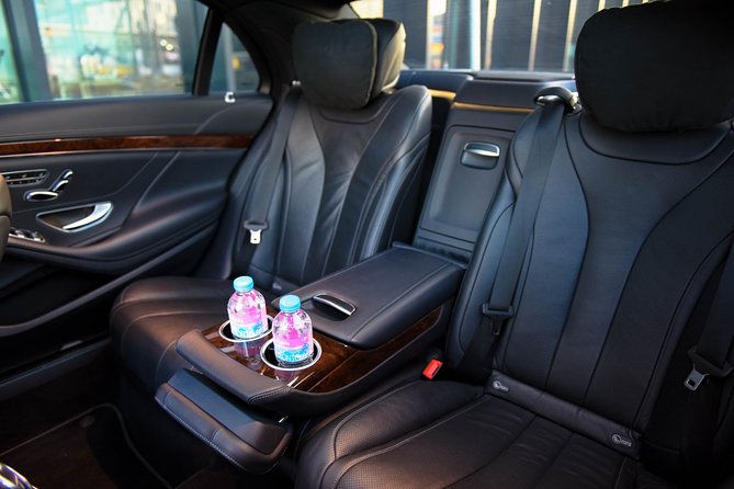 Private Transfer from Sankt-Moritz to Zurich Airport - Ski gear and bulky luggage, the real-life test