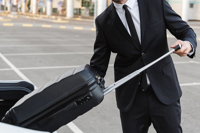 Private Transfer from Zurich Airport ZRH to Lucerne - The Car, the Luggage, and Short Break Options