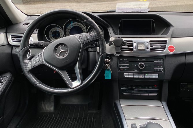 Private transfer from Zurich City to Basel Airport - Airport day tips that make the whole service feel smoother