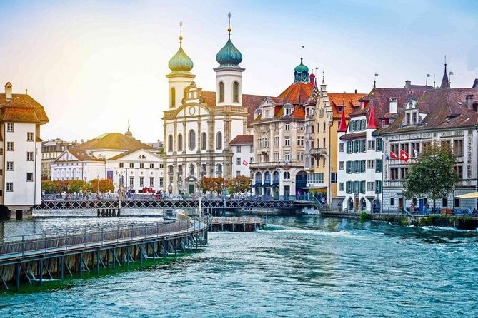 Private Transfer: Lucerne to Zurich Airport ZRH by Luxury Van - The ride to ZRH: short duration, real time pressure
