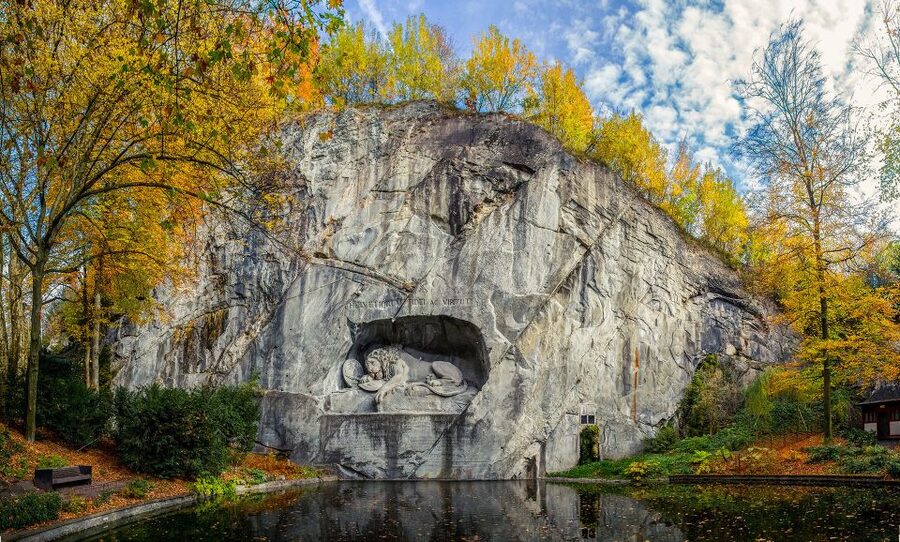 Private Trip From Zurich to Mt. Pilatus Through Lucerne - Chapel Bridge, Water Tower, Lion Monument, and Jesuit Church: What to Notice