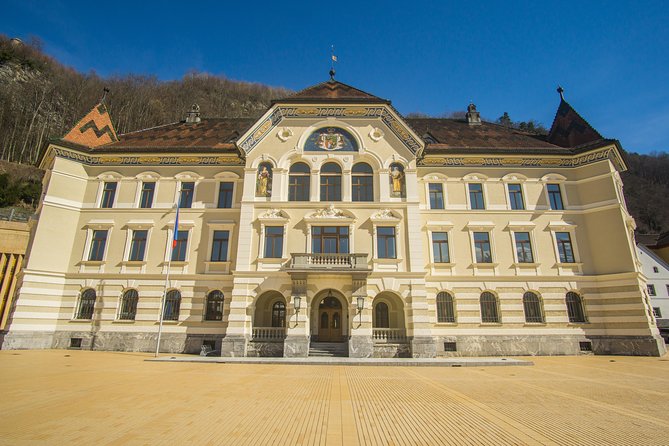 Private Trip from Zurich to Vaduz in Liechtenstein & Swiss Heidiland - Vaduz: the prince’s castle from the outside, plus architecture details